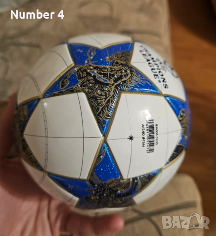 Малка футболна топка adidas UEFA Champions League Mini Football 2025 2026, снимка 3 - Футбол - 54008807