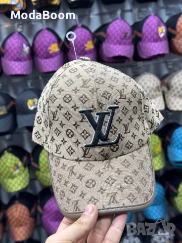 Louis Vuitton унисекс шапки с козирка Различни цветове , снимка 1 - Шапки - 48932580