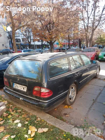 Mercedes-Benz E 220 CDI Avantgarde, снимка 4 - Автомобили и джипове - 48428931