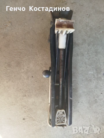 Продавам крик за Мазда 6 , оригинален , снимка 4 - Аксесоари и консумативи - 50844208