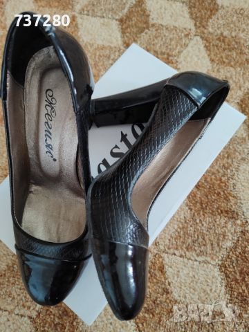 Обувки , снимка 1 - Дамски елегантни обувки - 45557118