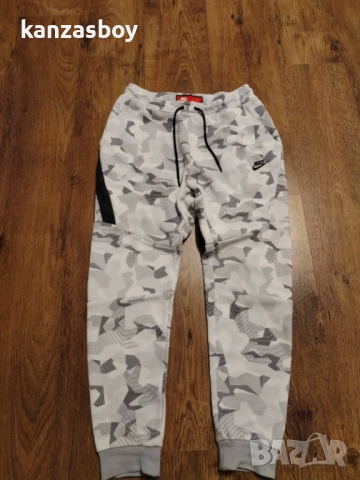 Nike Men's Tech Fleece Camo Joggers - страхотно мъжко долнище С, снимка 10 - Спортни дрехи, екипи - 52724797