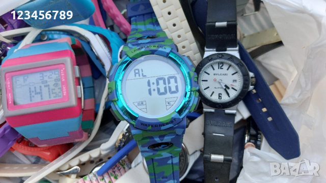 30 бр. гумирани кварцови часовници, 1,250 кг