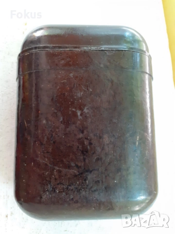 Стар соц. комплект за първа помощ в бакелитова кутия