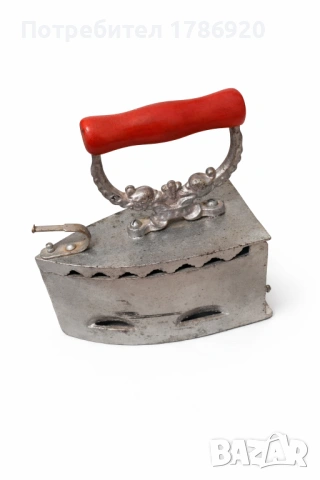 Антична ютия на въглища – автентичен винтидж акцент