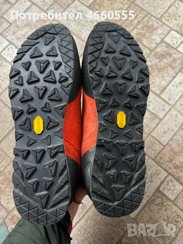 Обувки Lowa, снимка 2 - Ежедневни обувки - 53509525