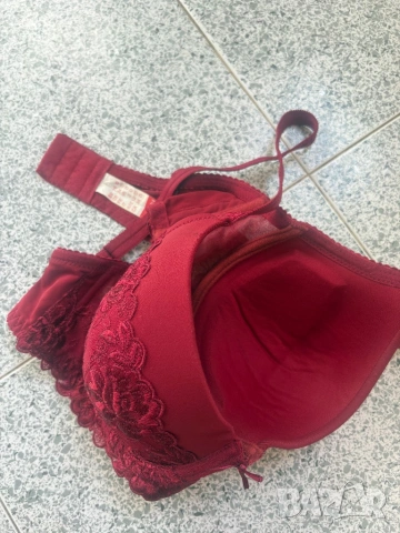 Сутиен на триумф, снимка 2 - Бельо - 53677153