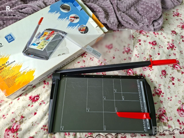 KW-Trio 13502 - Ръчна гилотина - А3 до 449 мм., до 20 листа, снимка 2 - Други машини и части - 54019689