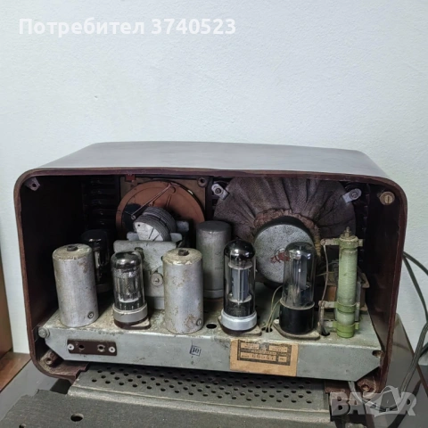  Работещо винтидж от 50-те Лампово радио “Пионер“ / "Pioner" - бакелит, снимка 4 - Други ценни предмети - 54097806