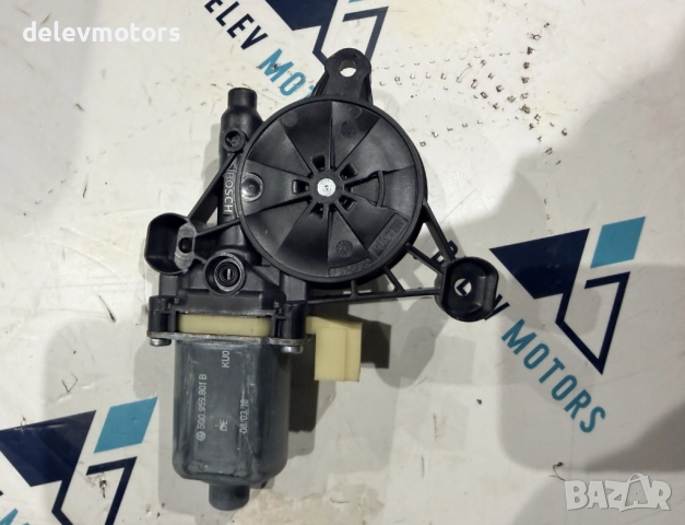 5Q0959801B моторче за предна дясна врата от Audi A3 1.0 TFSI, двигател CHZ, ск. кутия DSG 7 S-tronic, снимка 2 - Части - 52641336