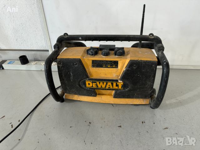 Радио - Dewalt DW911, снимка 1 - Други - 45976774