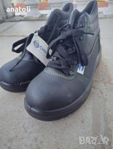 Чисто нови обувки от Германия 44N. Работи 