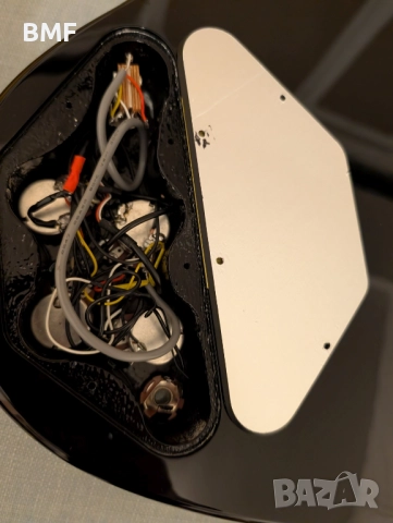 Неползвана Epiphone SG Custom Ebony с модификации, снимка 12 - Китари - 52261649