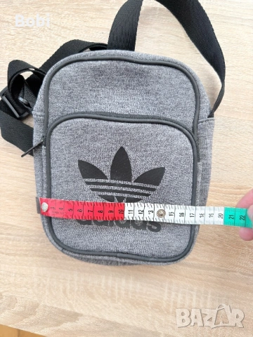Adidas Originals чанта през рамо, снимка 11 - Чанти - 53679853