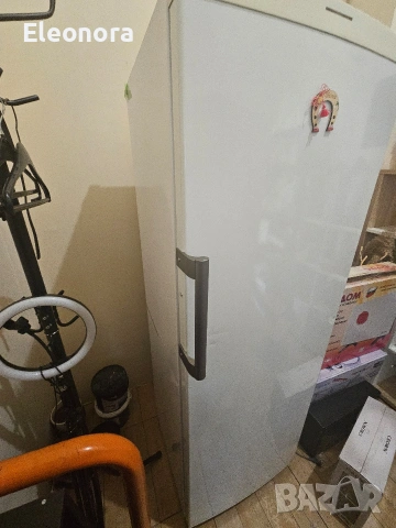 Вертикален фризер Wasco 223 л, работещ, запазен, снимка 2 - Фризери - 53983864