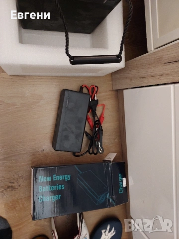 акумулатор с зарядно чисто нов , снимка 3 - Аксесоари и консумативи - 53186723