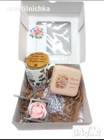 Подаръчна кутия с чаша за чай, цвете и кутия за бижута или огледалце по избор, снимка 1 - Сувенири от дърво - 45712050