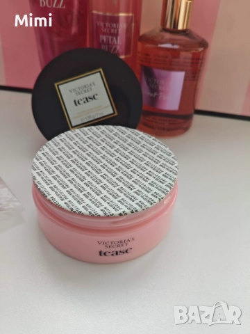 Victoria's Secret подаръчни комплекти, лосиони с блясък, спрейове, снимка 9 - Комплекти и лотове - 43314628