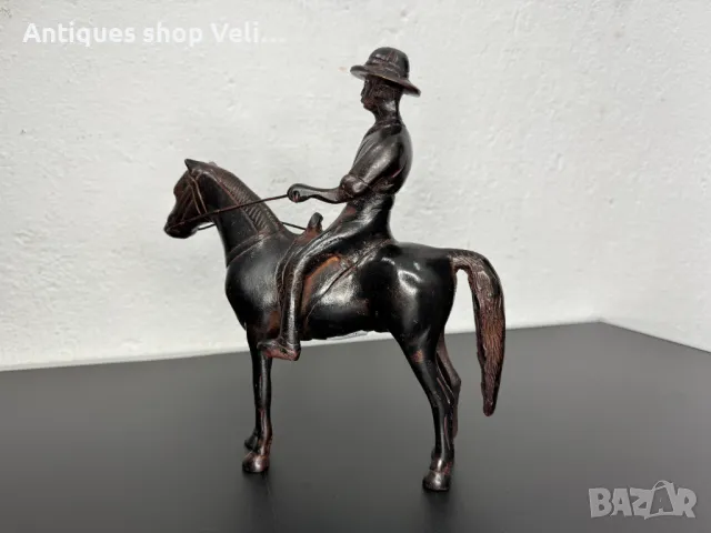 Бронзова скулптура №6642 , снимка 3 - Антикварни и старинни предмети - 49620400