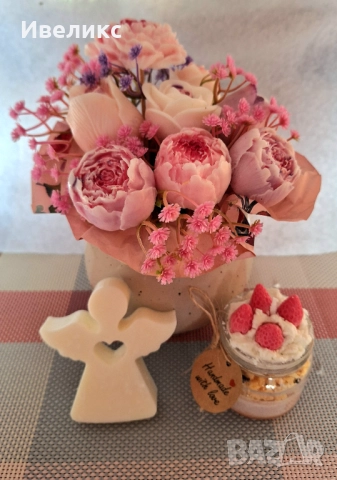 Ръчно изработени свещи, аранжировки и сладки изкушения, създадени с любов и внимание към детайла 💕, снимка 2 - Декорация за дома - 52265621