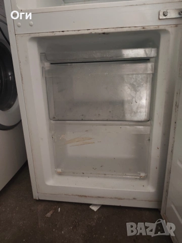 продавам хладилник с фризер, снимка 4 - Хладилници - 53929012