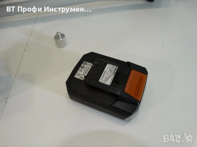 Hilti PM 30 MG - 3D Линеен лазерен нивелир + тринога 1.50 м, снимка 3 - Измервателни инструменти - 53081944