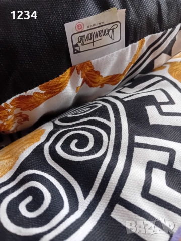 2 броя нови големи възглавници с мотиви Версаче, снимка 3 - Възглавници - 53935150