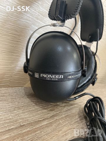 PIONEER SE-205 1970s Vintage Wired Studio HIFI Stereo Headphones, снимка 2 - Слушалки и портативни колонки - 45394799