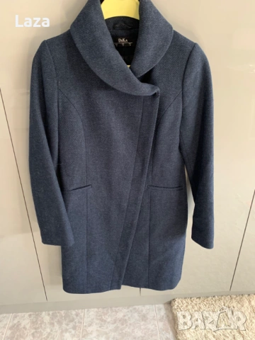 Продавам дамско палто DIKA 