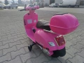 VESPA Акумулаторен мотор голям Vespa GTS Super Розов, снимка 7