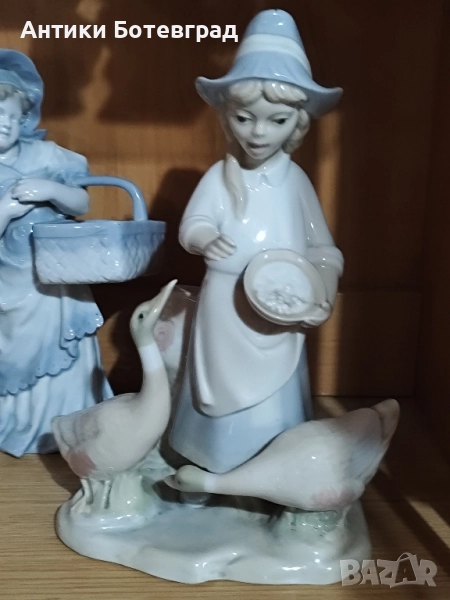 Испанска порцеланова фигура жена с гъски, снимка 1