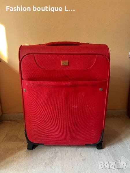 Червен малък куфар на марката Carpisa подходящ за ръчен багаж с 2 предни джоба с цип ❤️❤️❤️, снимка 1