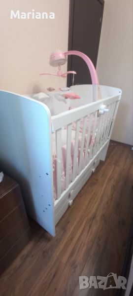 Нова бебешка кошара бяла дървена легло+ матрак + обикалник, снимка 1