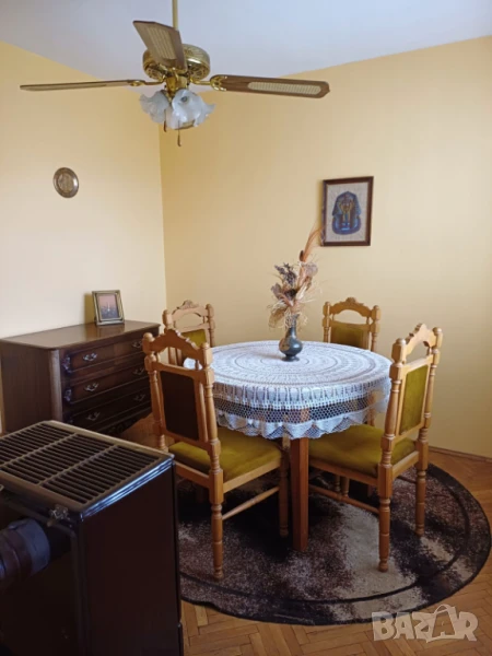 Апартамент Търговище продавам просторен център обзаведен гараж, снимка 1