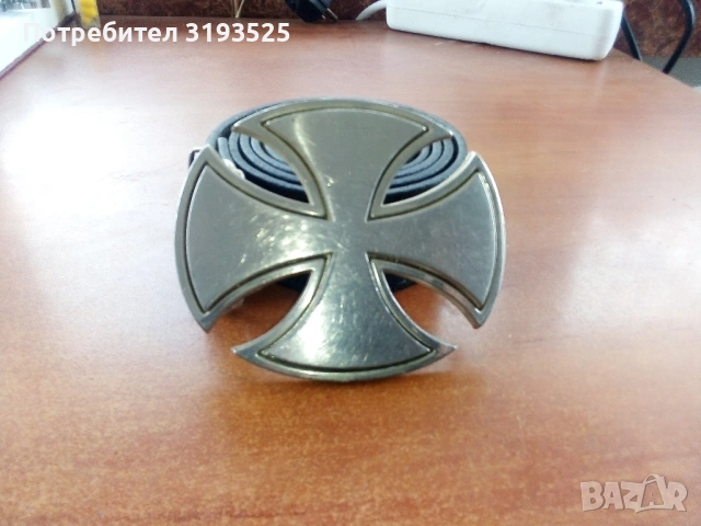 Кожен колан с красива тока