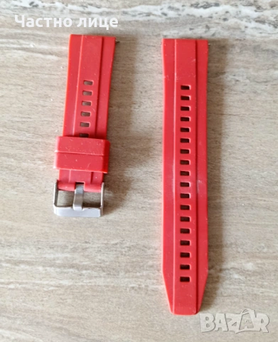 Нова червена силиконова каишка 22 мм за часовник  , снимка 2 - Каишки за часовници - 51544852