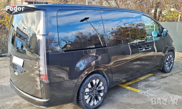 Продавам Hyundai Staria Premium 4x4 2.2 6+1, снимка 12 - Автомобили и джипове - 53395434