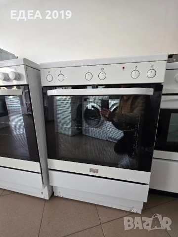 Свободностояща печка с керамични котлони Voss