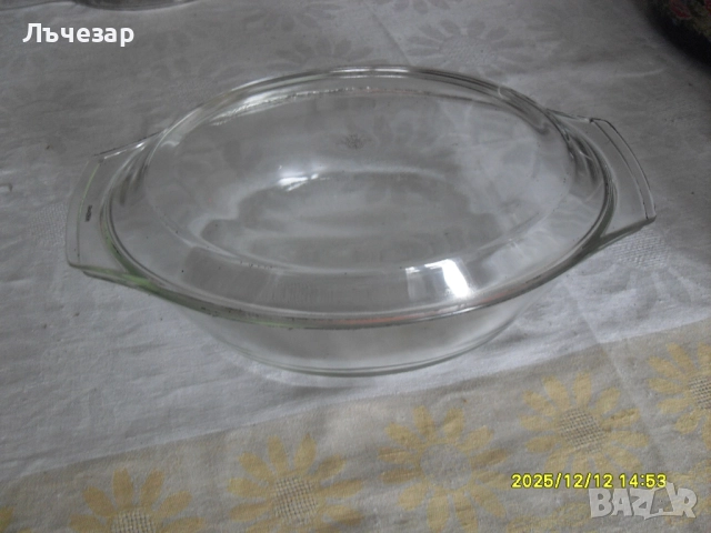 Продавам тенджера от огнеупорно стъкло