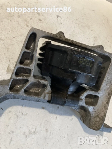 Дясна конзола за монтаж на двигател за Volvo C30 1.6 TDI (2012) 3M516F012BH, снимка 2 - Части - 53833160