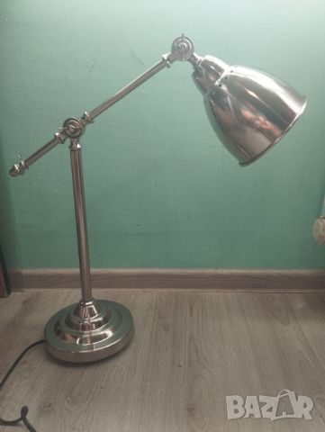 Писалищна настолна лампа, снимка 1 - Настолни лампи - 46037355