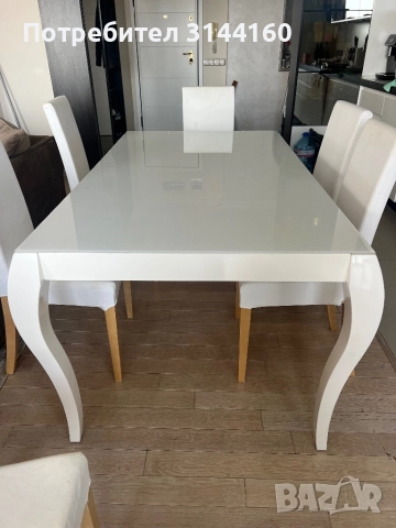 Дизайнерска маса в бяло от Мартинели