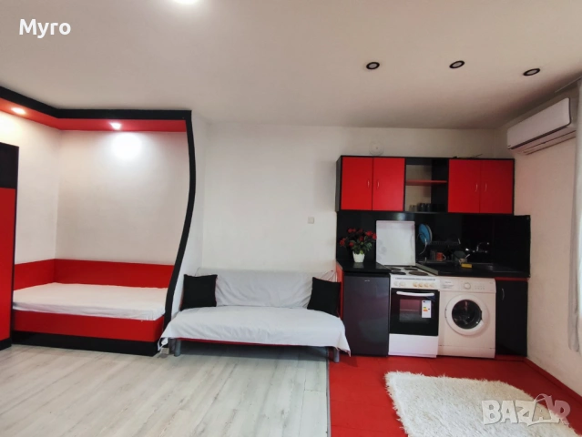 EKZARH- Самостоятелна боксониера в в идеален център на метри от плажа, снимка 3 - Квартири, нощувки - 54066402