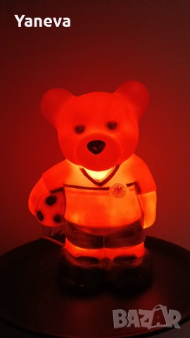 Футболен талисман, винтидж лампа от 70-те години с формата на мече в екипа на германския отбор , снимка 3 - Образователни игри - 54150774