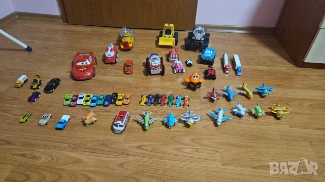 Колички, камиончета, самолети