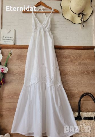 Дълга бяла рокля с гол гръб памучна материя с бродерии GIANATRICOT , снимка 1 - Рокли - 46408824