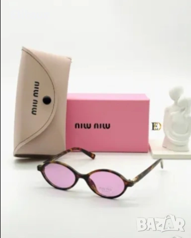 Очила с калъф, кутия и UV защита Miu Miu, снимка 5 - Слънчеви и диоптрични очила - 53529479