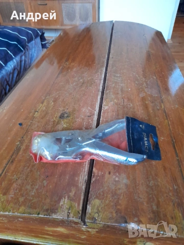 Стари клещи за копчета