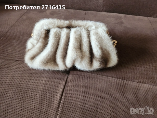 Дамска пухена чанта, снимка 2 - Чанти - 53381806