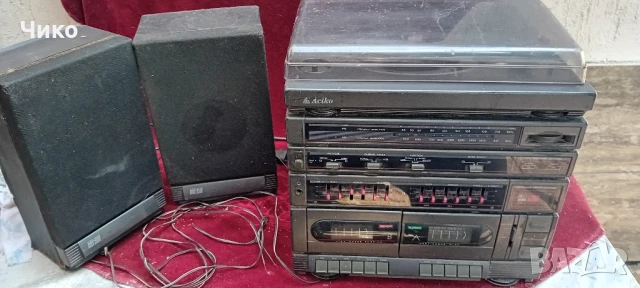 Стар настолен радиокасетофон 